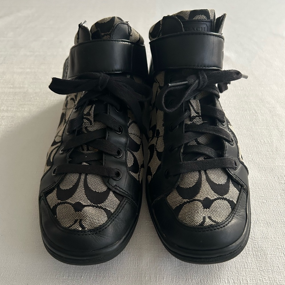 Vintage Coach Zoey Signature Sneakers - Picture 16 of 16